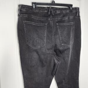 18 Plus | Good American | NWOT | Black Side Slit Jeans